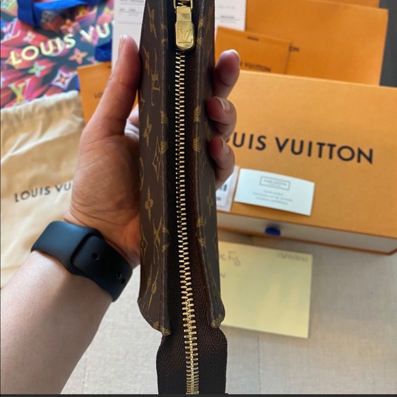 LV toiletry 15 - Picture 4 of 12